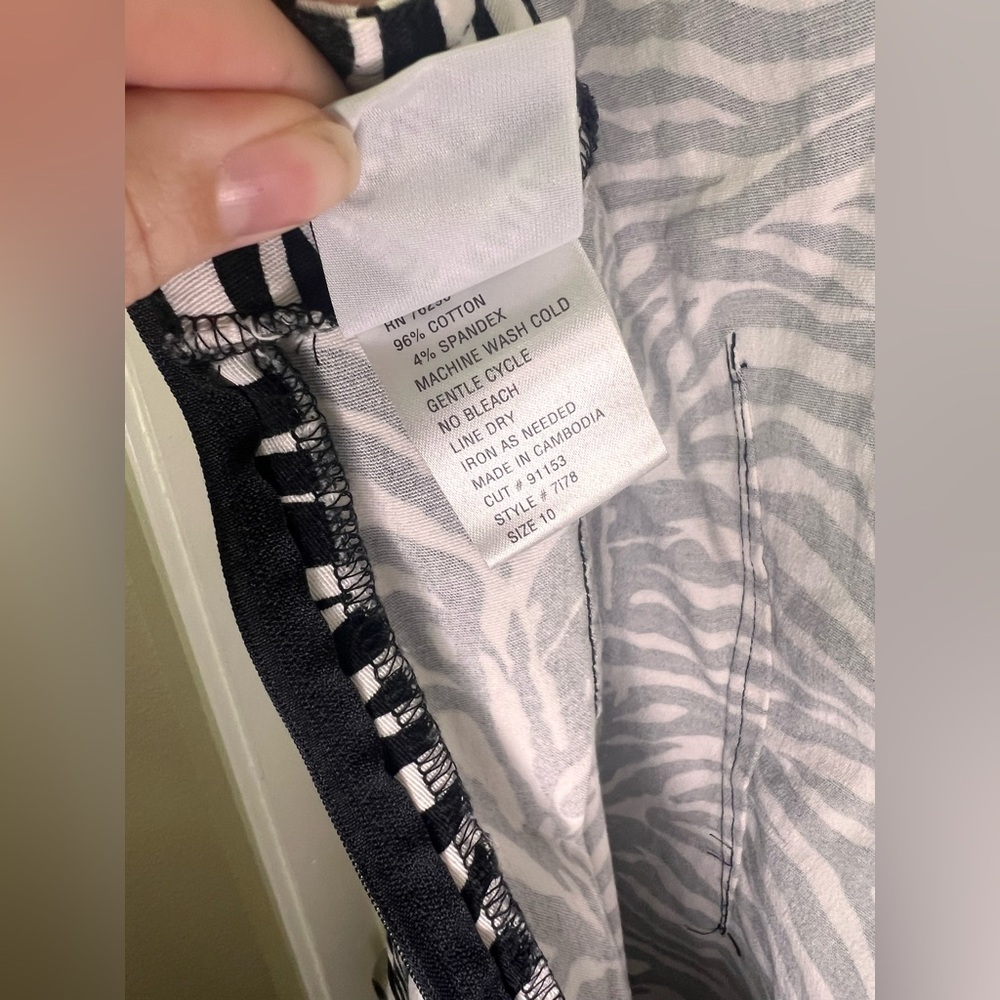 California Concepts Vintage Zebra Print Sleeveless Pencil Dress. - Picture 6 of 8
